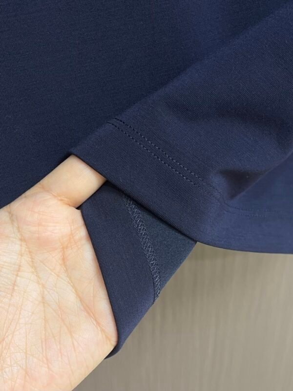 HRMS Crew Neck with Contrast Appliqué Graphic - Navy Blue