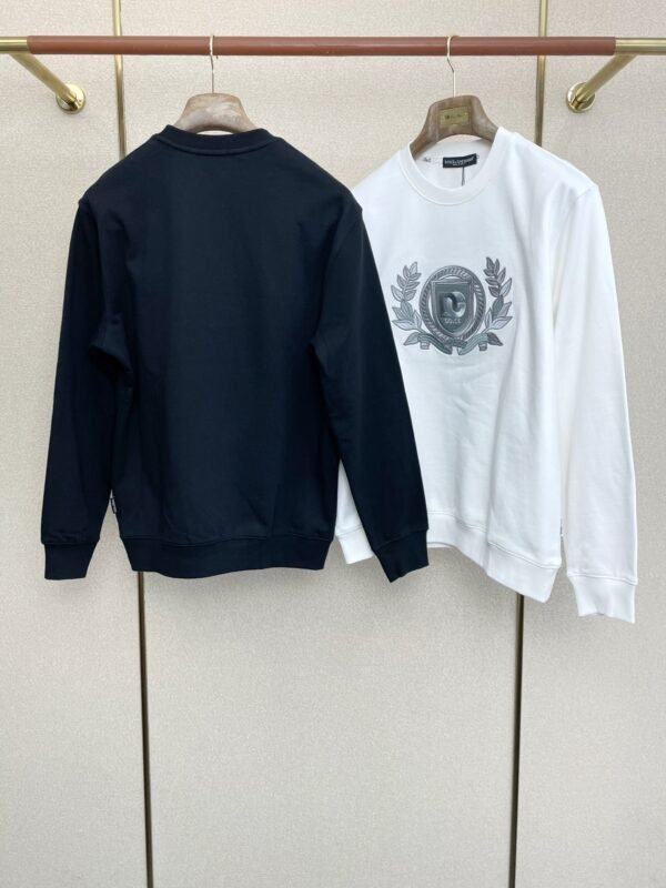 DG Crest Embroidered Crew Neck Jumper