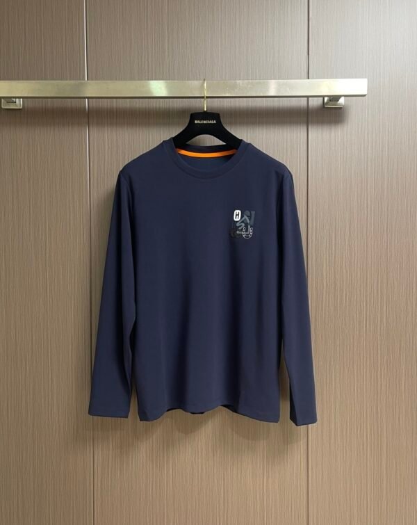 HRMS Crew Neck with Contrast Appliqué Graphic - Navy Blue