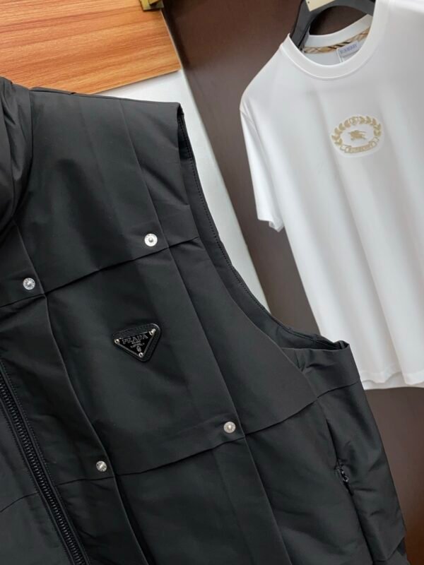 PRDA Zip-Front Gilet - Black