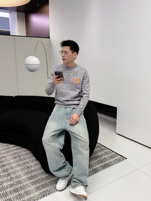 89745b72 HRMS Monogram Crew Neck Jumper - Grey