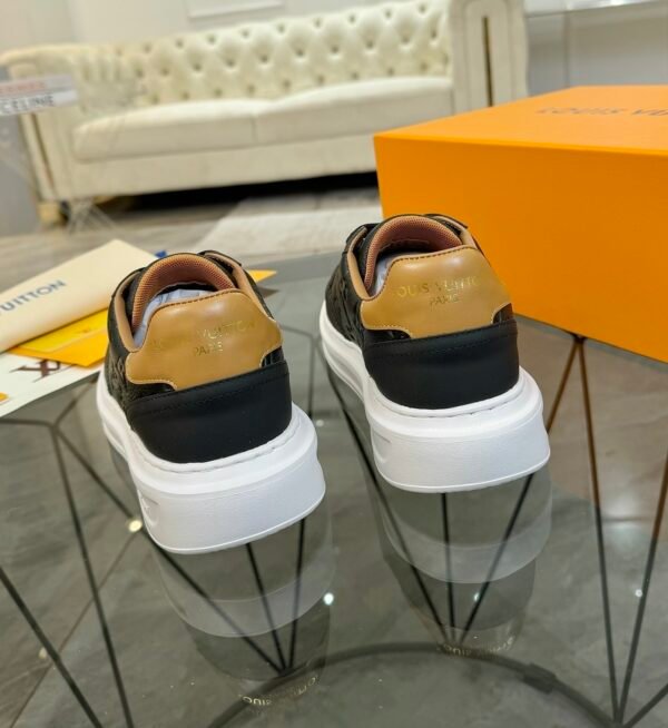 LVE Black Tan Low-Top Trainers