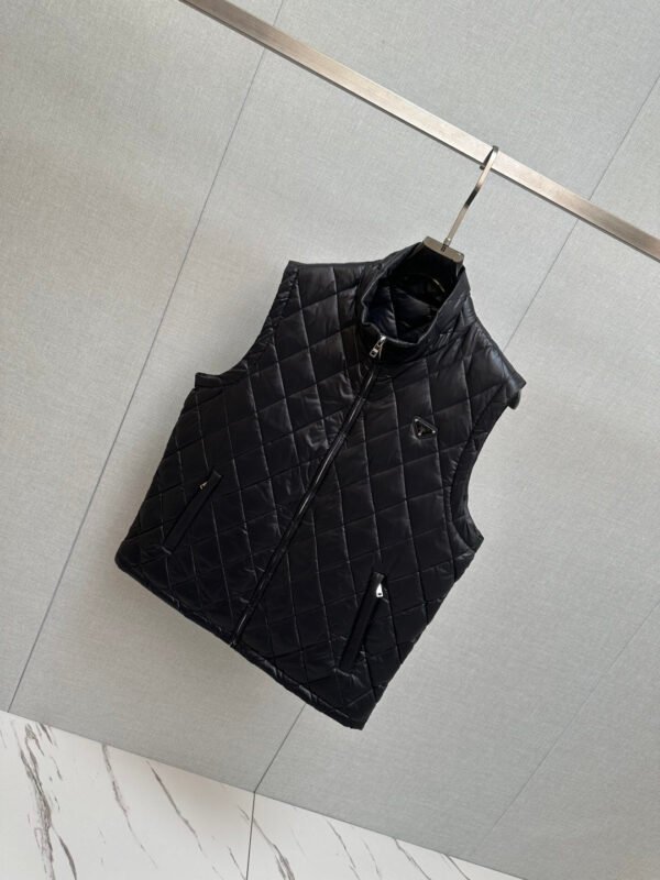 PRDA Diamond Quilted Zip Gilet - Black