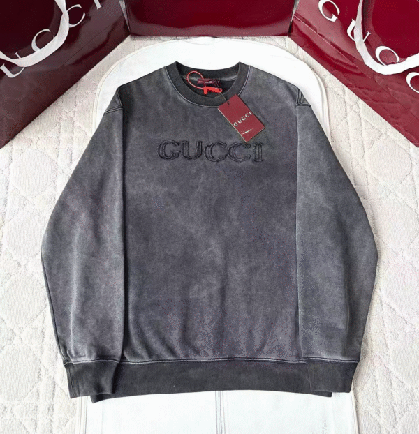 GCCI Embossed Text Crew Neck Jumper – Washed Grey