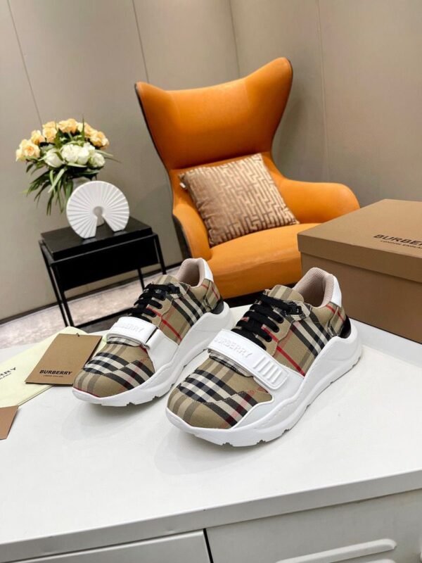 BRBY Beige Check Strap Trainers