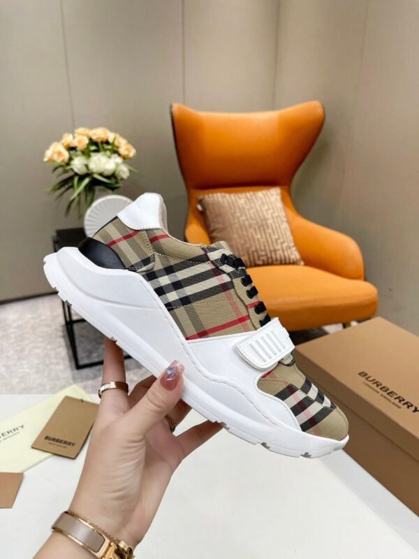 BRBY Beige Check Strap Trainers