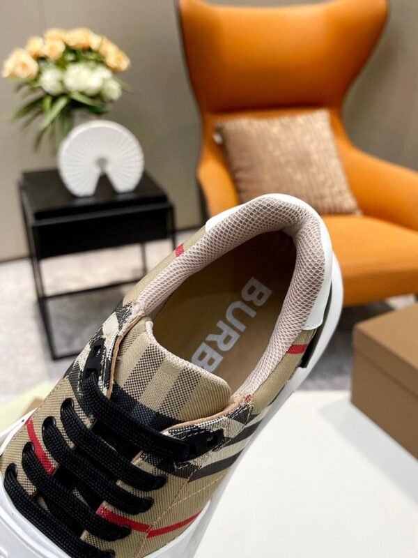 BRBY Beige Check Strap Trainers