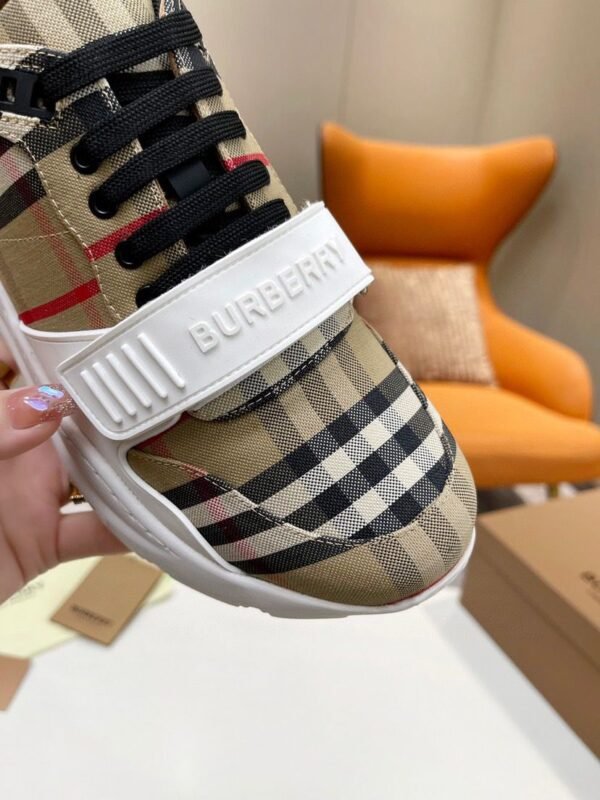 BRBY Beige Check Strap Trainers