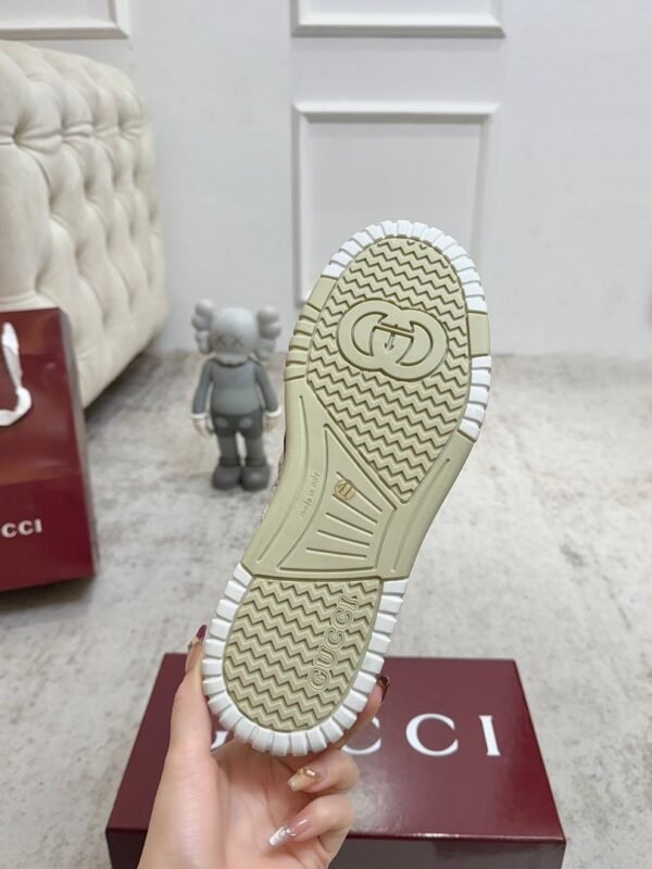 PHOTO-2025-11-20-17-14-22 2 GCCI Monogram Retro Trainers - Navy