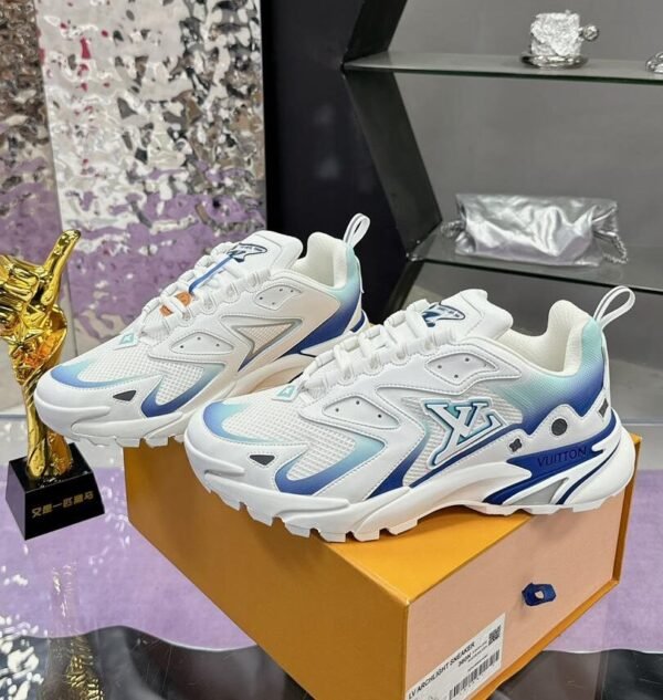 LVE Classic Runner Trainers