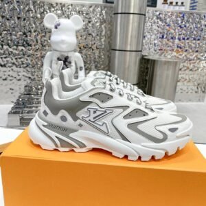 LVE Classic Runner Trainers