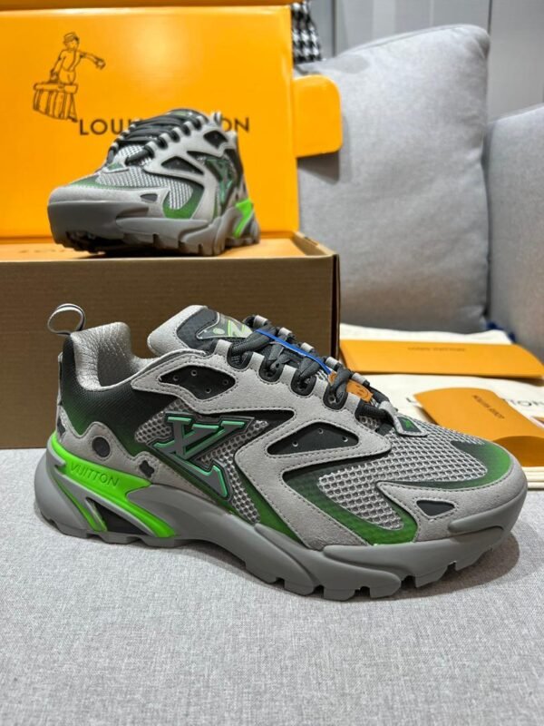 LVE Classic Runner Trainers