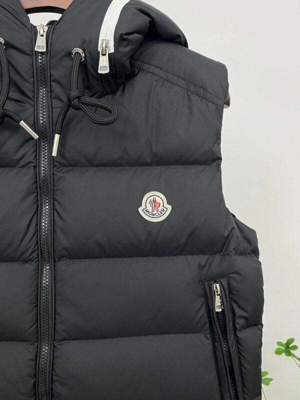 MNCL Quilted Hooded Gilet – Black