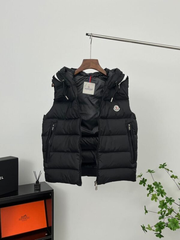 MNCL Quilted Hooded Gilet – Black