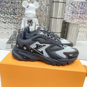 LVE Multi-Panel Mesh Trainers