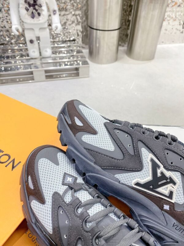 LVE Multi-Panel Mesh Trainers