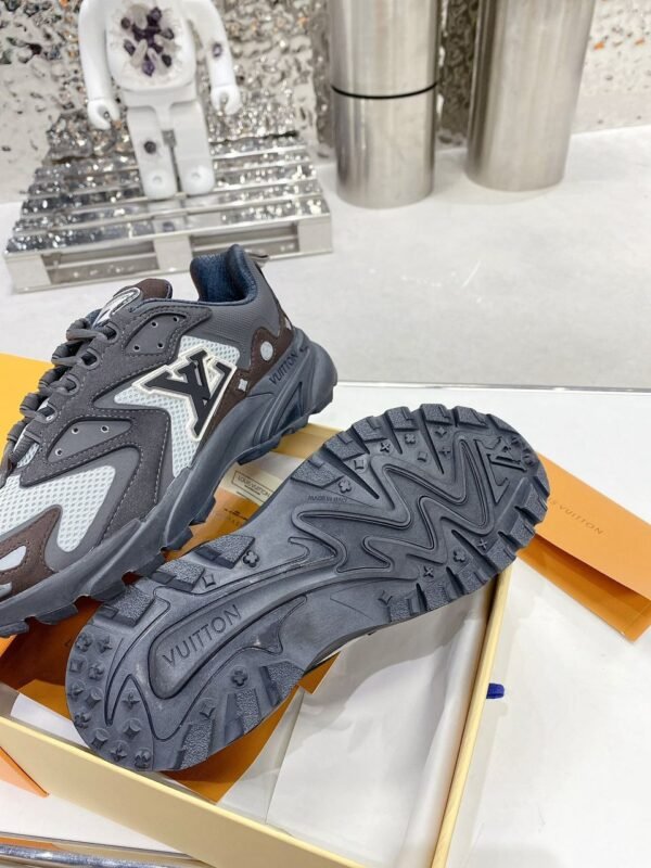 LVE Multi-Panel Mesh Trainers