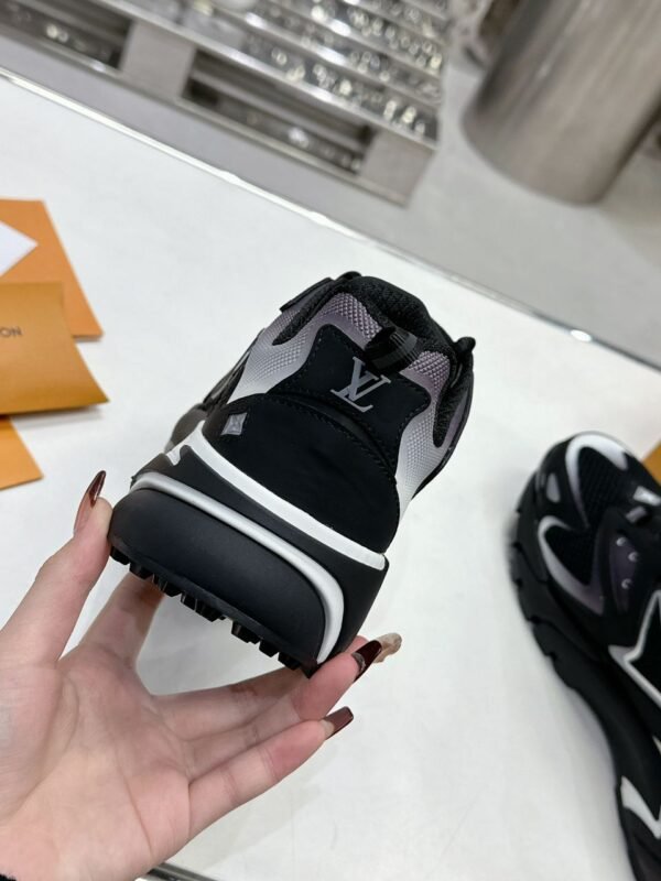 LVE Gradient Mesh Multi-Panel Trail Trainers