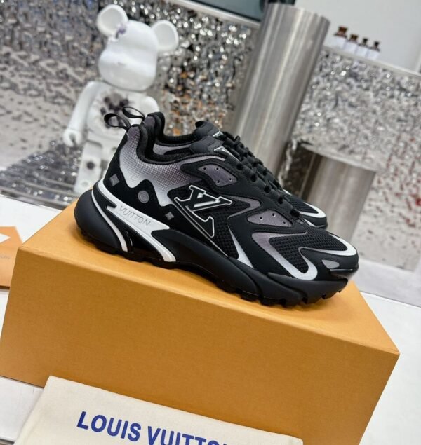 LVE Gradient Mesh Multi-Panel Trail Trainers