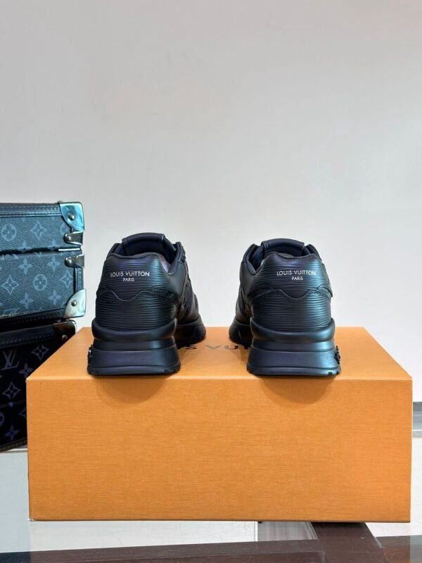 PHOTO-2025-12-07-06-37-22 2 LVE Classic Trainers – Triple Black