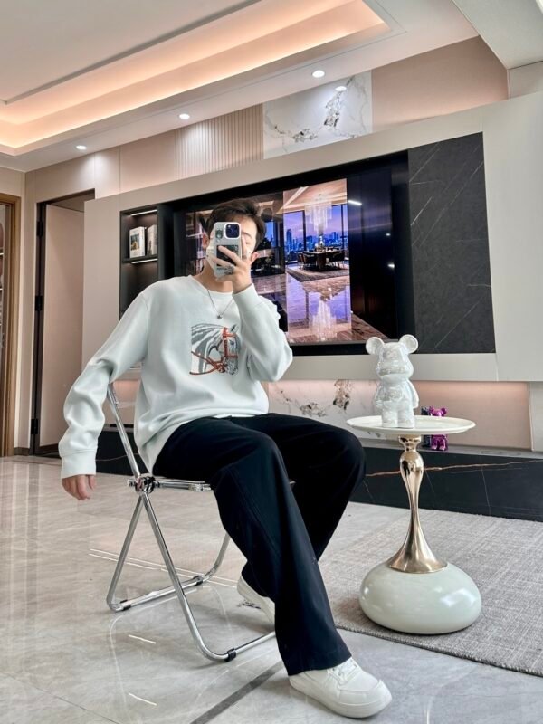 HRMS Embroidered Horse Crew Neck Jumper – White