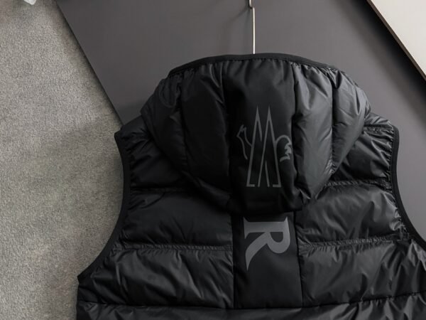 MNCLR Puffer Gilet - Black