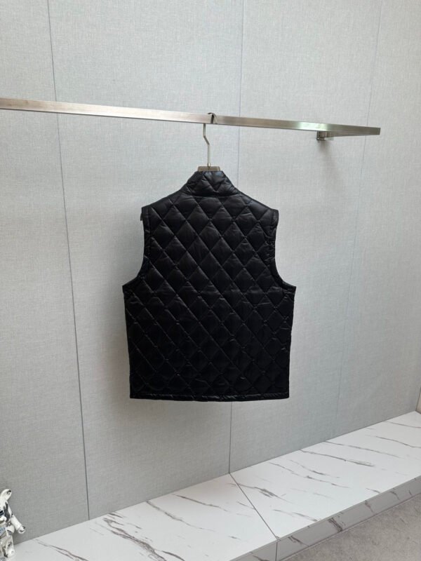 PRDA Diamond Quilted Zip Gilet - Black