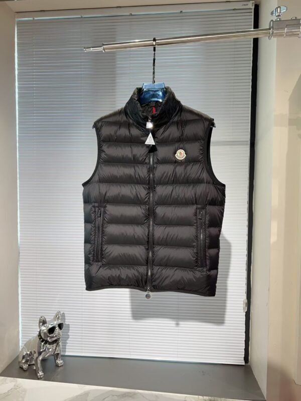 MNCLR Quilted Zip Gilet
