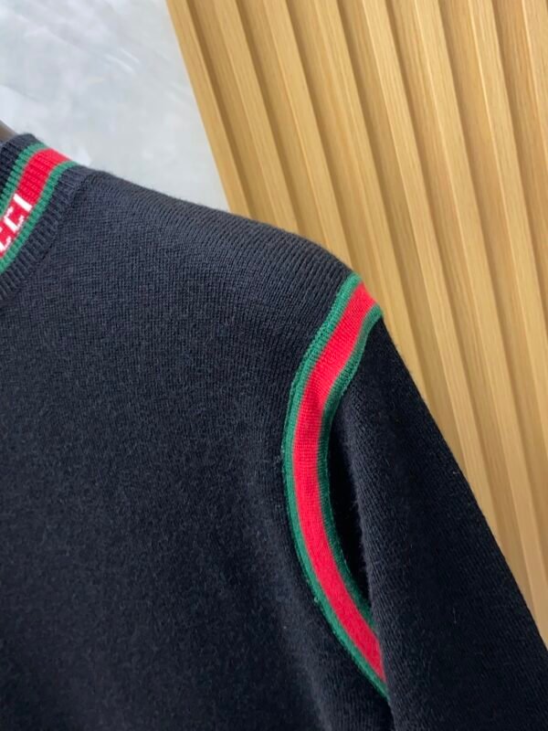 GCCI Crew Neck Jumper With Signature Stripe Trim