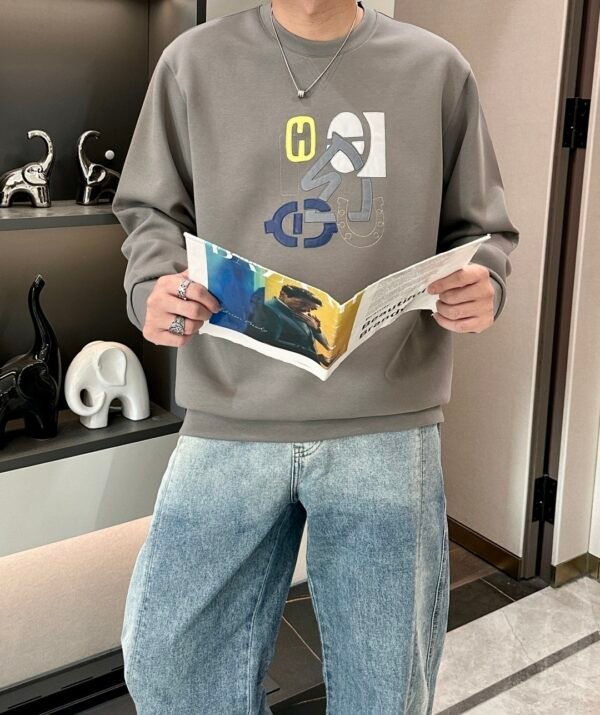 HRMS Graphic Appliqué Jumper – Taupe