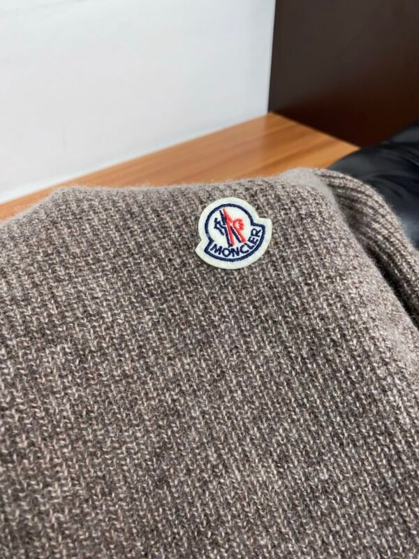 MNCLR Crew Neck Knitted Jumper