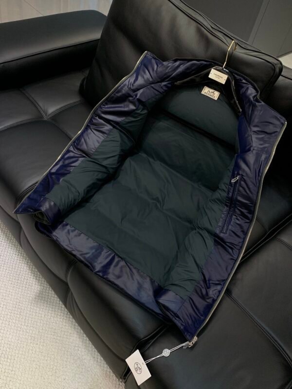 c5f1d4c5 HRMS Padded Zip Gilet with Contrast Panel - Black