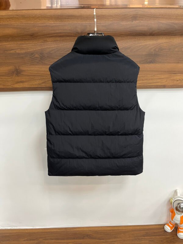 BRBY Puffer Gilet with check lining - Black