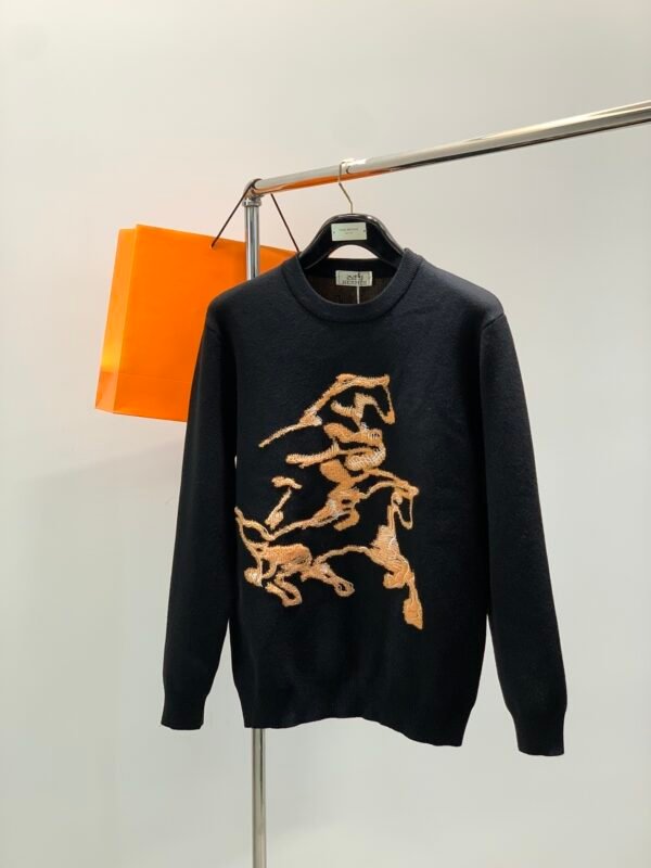 d263b6d8 HRMS Crew Neck Jumper with Horse Motif