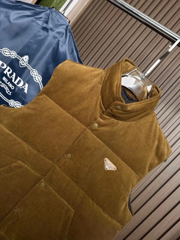 PRDA Quilted Gilet with Logo Patch - Brown