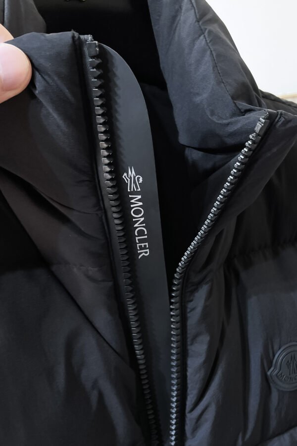 e0b2d0b2 MNCLR Padded Zip Gilet