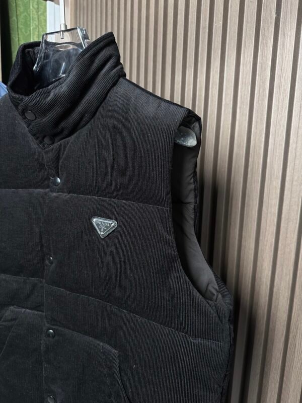 PRDA Quilted Gilet with Logo Patch - Black