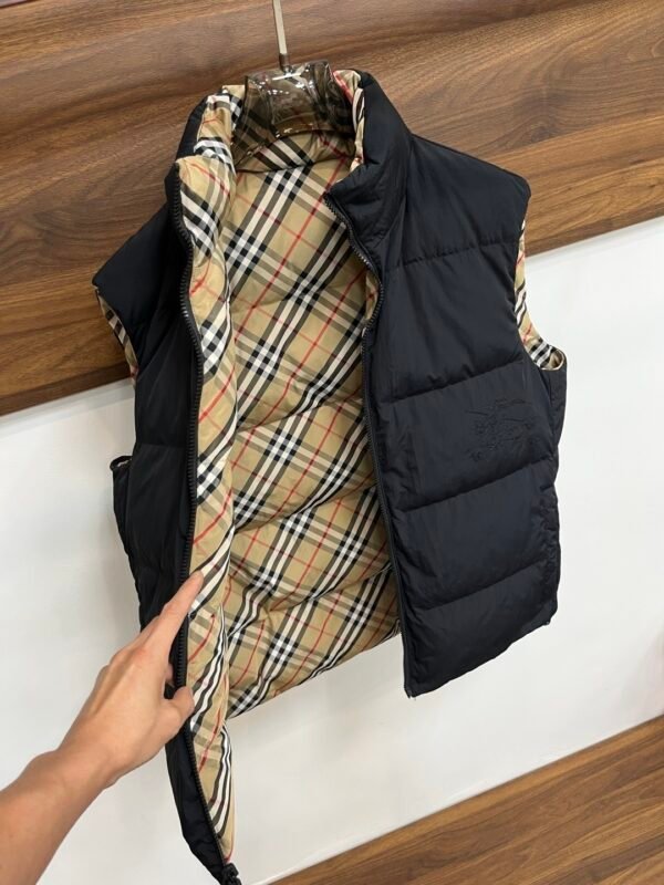 BRBY Puffer Gilet with check lining - Black