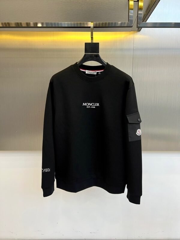 e889760f MNCLR Crew Neck Jumper - Black