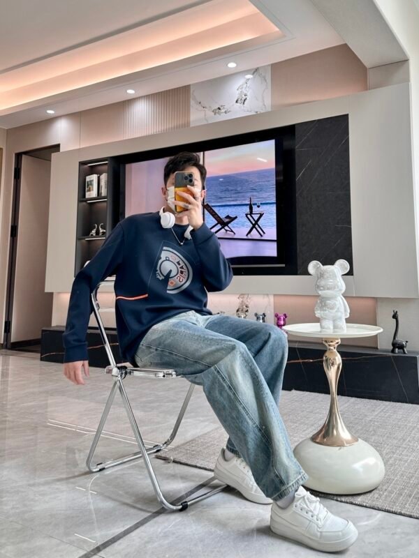 HRMS Classic Crew Neck Jumper - Navy Blue