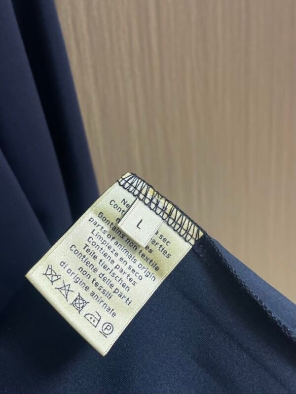 HRMS Crew Neck with Contrast Appliqué Graphic - Navy Blue