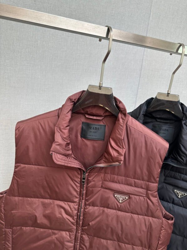 ef1ab15e PRDA Quilted Zip Gilet - Burgundy