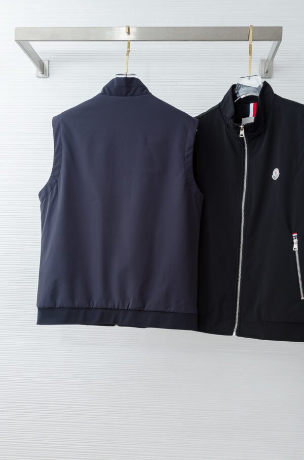 MNCLR Logo Patch Zip Gilet