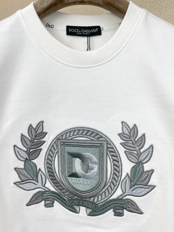 DG Crest Embroidered Crew Neck Jumper