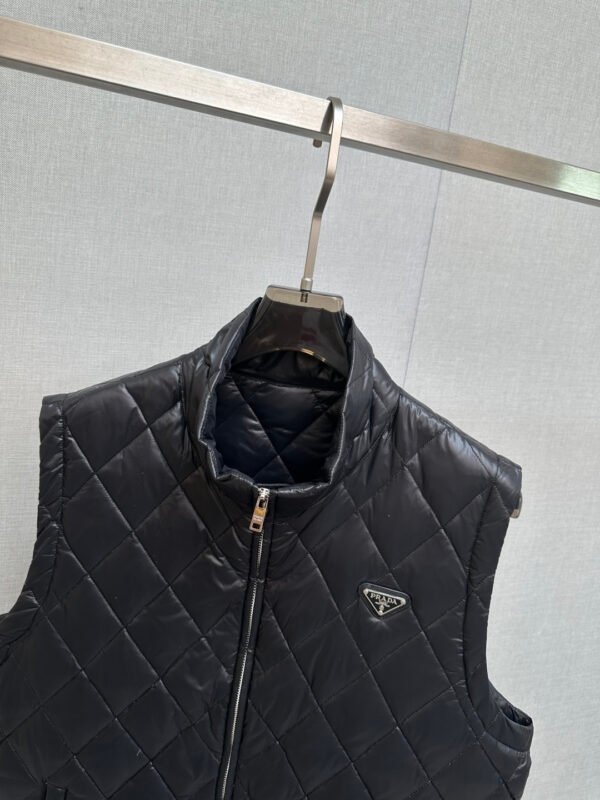 PRDA Diamond Quilted Zip Gilet - Black