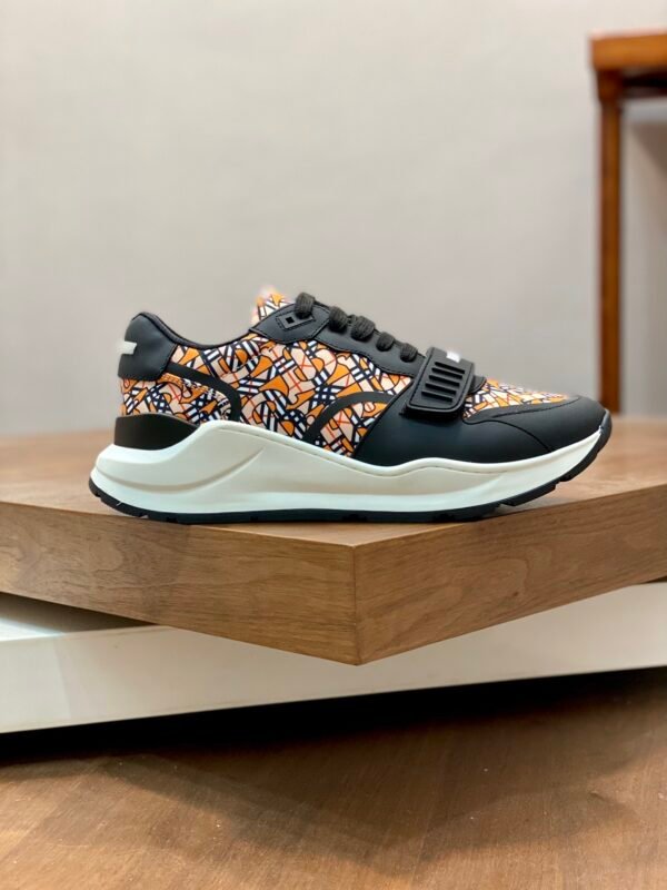 BRBY Trainers with All-Over Graphic Design