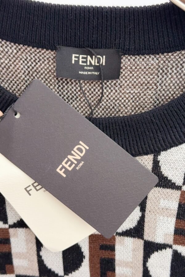 022691cc FND All-Over Geometric Pattern Crew Neck Knit Jumper - Brown/Black