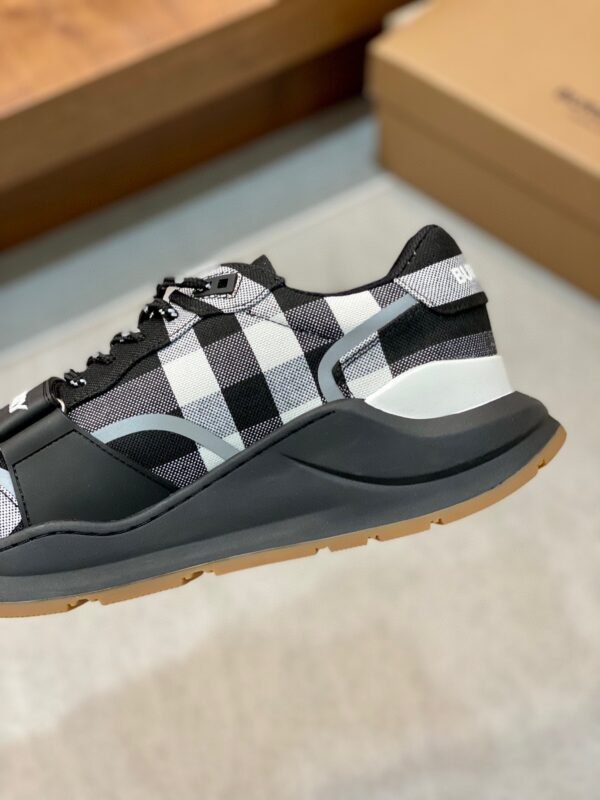 0568b4d4 BRBY Trainers with Check Panel and Strap - Black