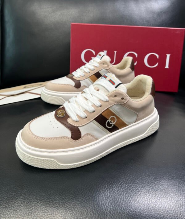 GCCI Trainers with Contrast Stripe Panel - Beige/White