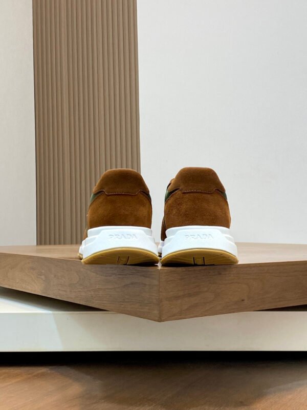 PRDA Low-Top Trainers in Brown and Green Panels